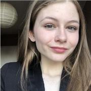 Etudiante en Lettres à l'Université Lumière Lyon 2 disponible pour donner des cours. Pour plus de précision m'appeler, (chaque cas est différent je fais en fonction)